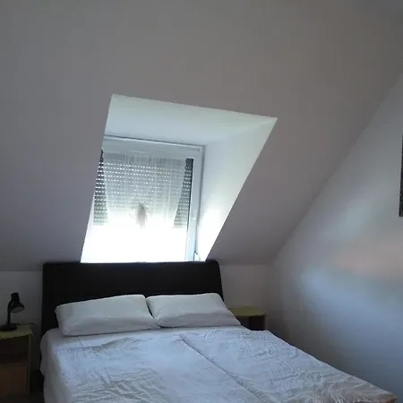 Mit Pool, Wlan, Direktem Seezugang Holiday home Balatonmariafurdo