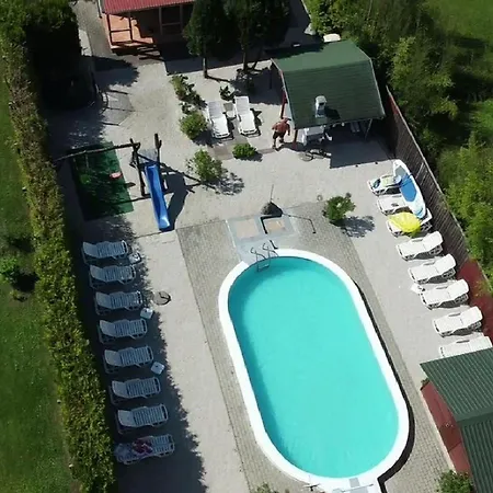 بيت للعطل Mit Pool, Wlan, Direktem Seezugang