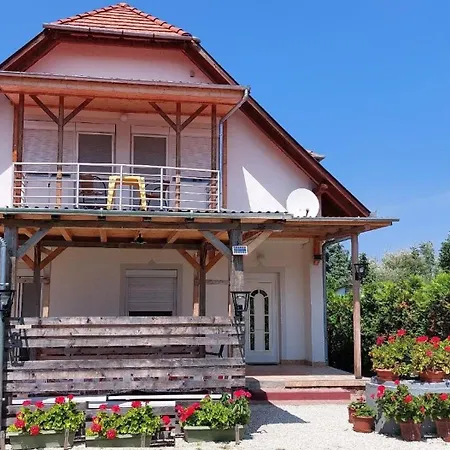 Mit Pool, Wlan, Direktem Seezugang Holiday home *